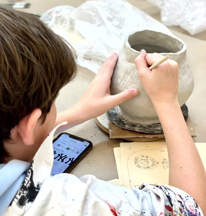 kids teen art classes painting drawing sculpting clay